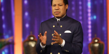 Interview Exclusive – Sarah Thompson interroge le pasteur Chris Oyakhilome de Christ Embassy